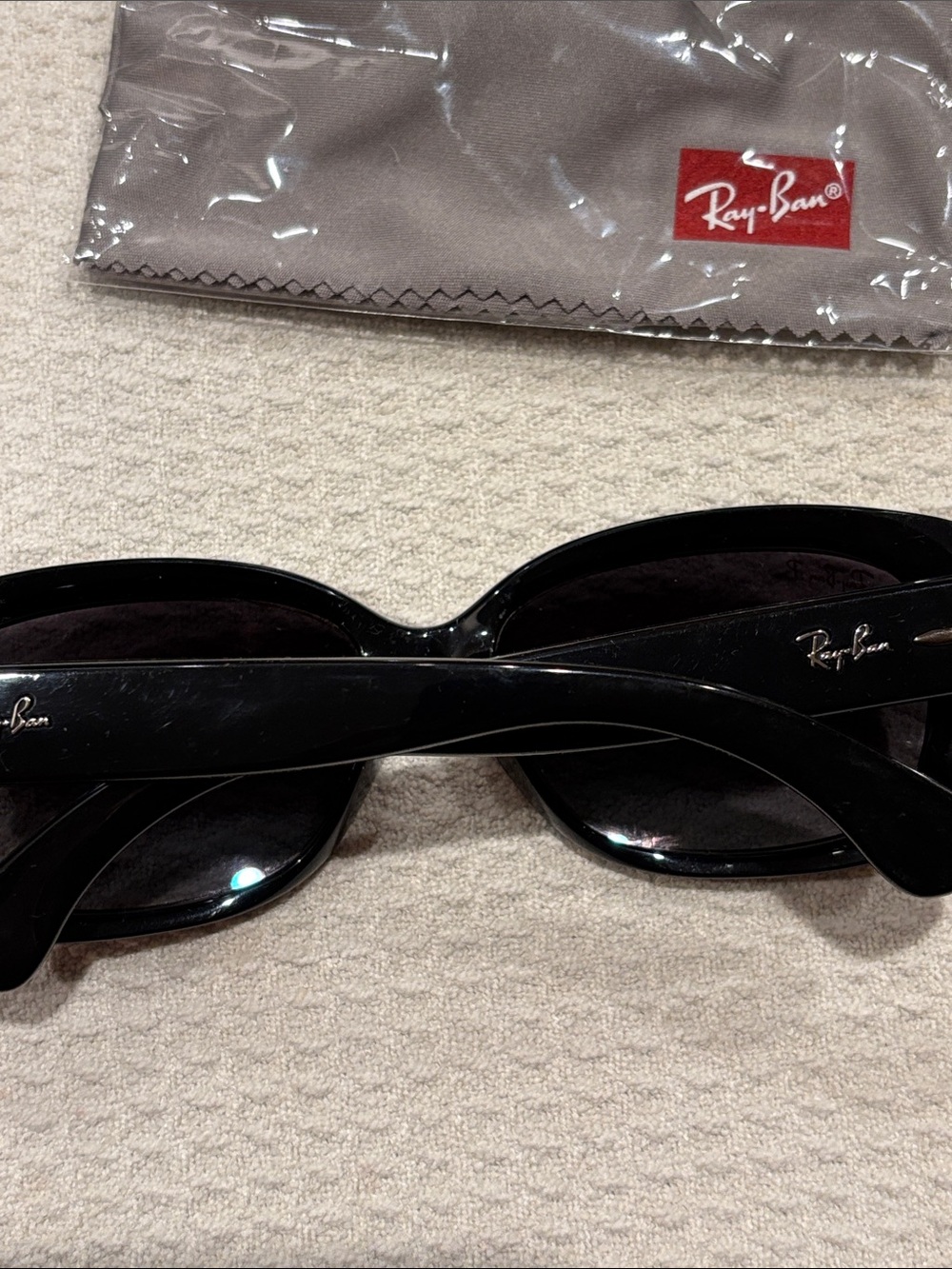 Ray-Ban sunglasses - Picture 5 of 5